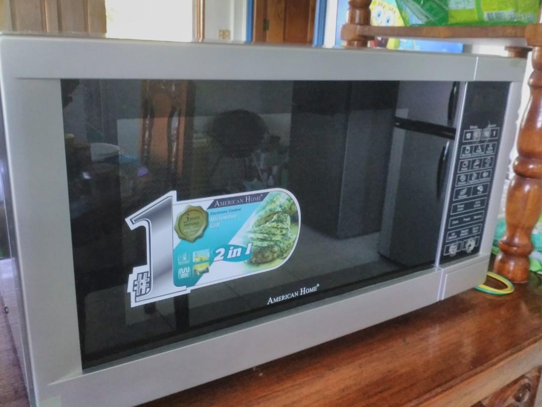 American Home Microwave Oven 28 liter with Free Microwave Safe Plates