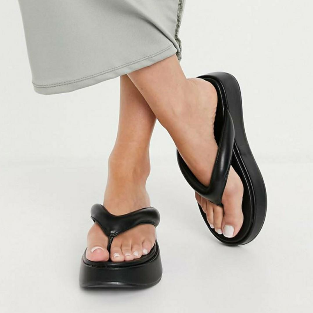 ASOS DESIGN Wide Fit Ferris Chunky Flip Flop Sandals in Black, Women's  Fashion, Footwear, Sandals on Carousell