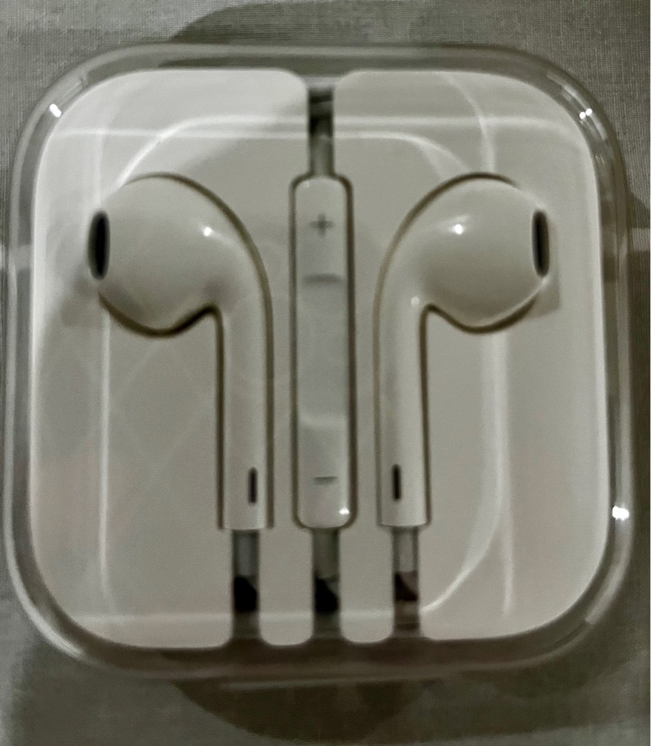 Authentic Apple iPhone Earphones 3.5mm Plug Headset/ EarPods