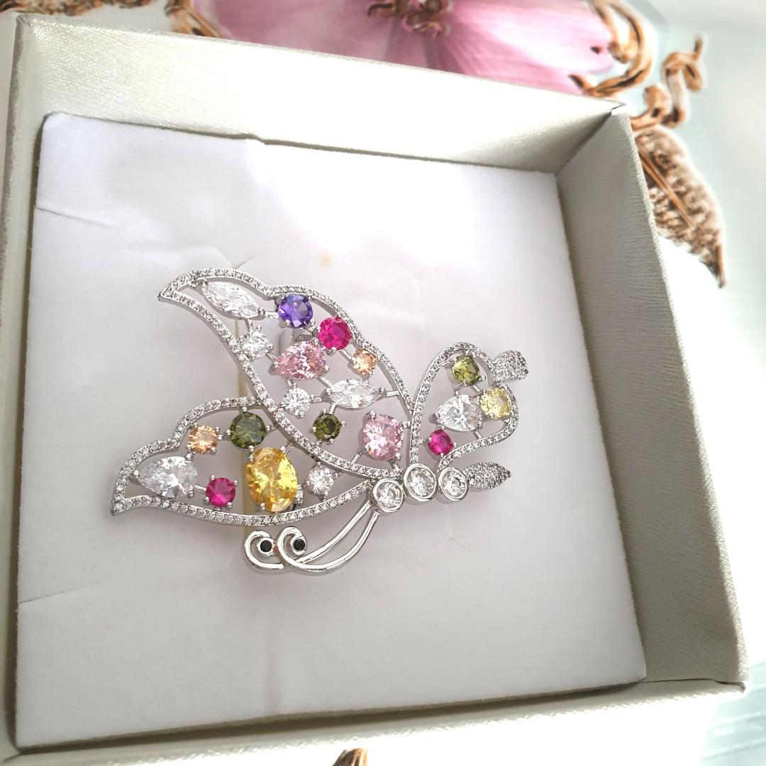 Chomel brooch discount