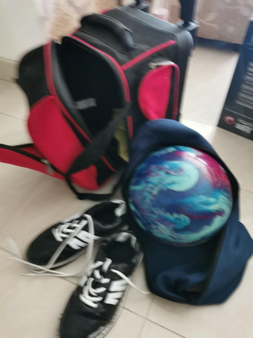 Bowling ball and bag set, Sports Equipment, Sports & Games, Racket