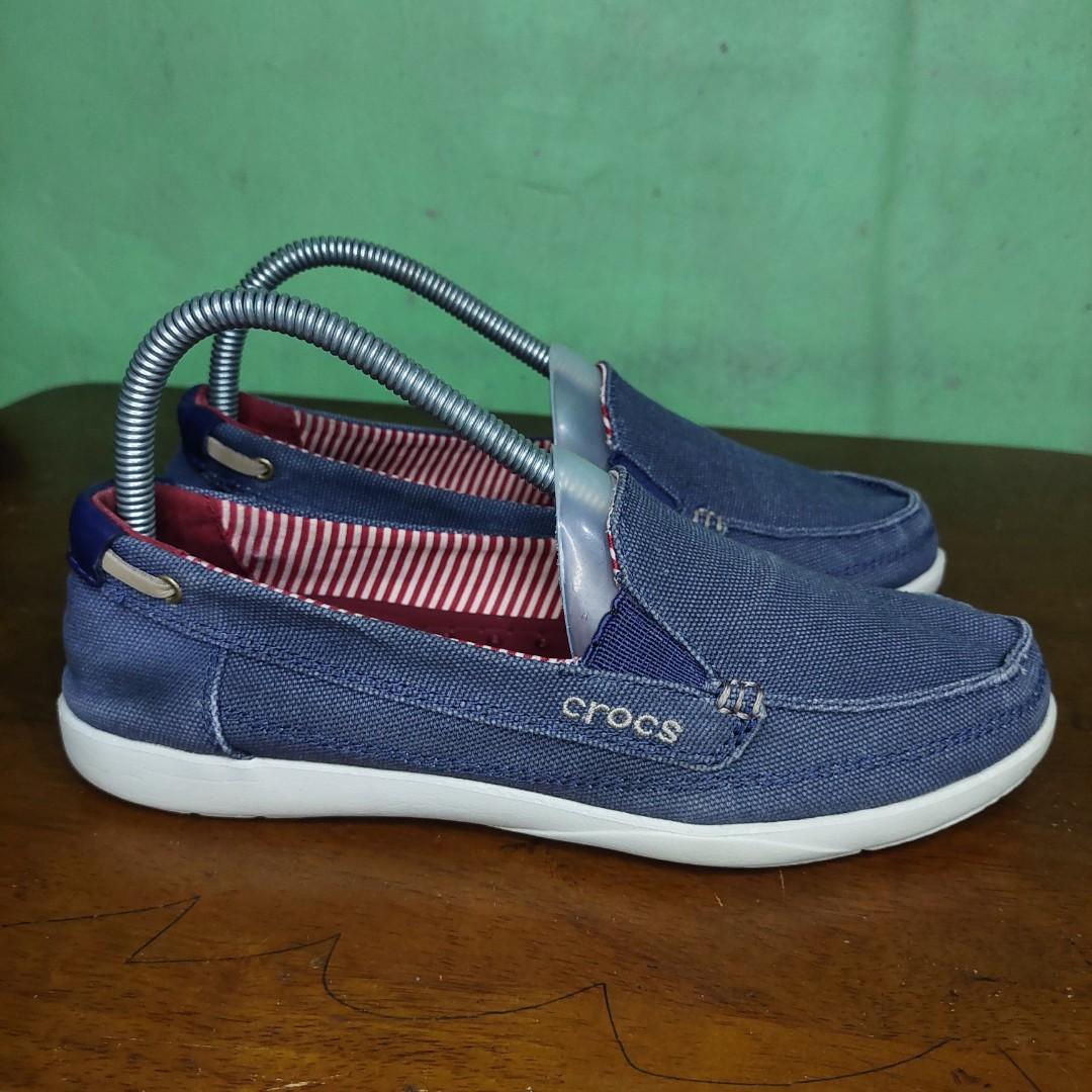 Crocs canvas discount shoes womens