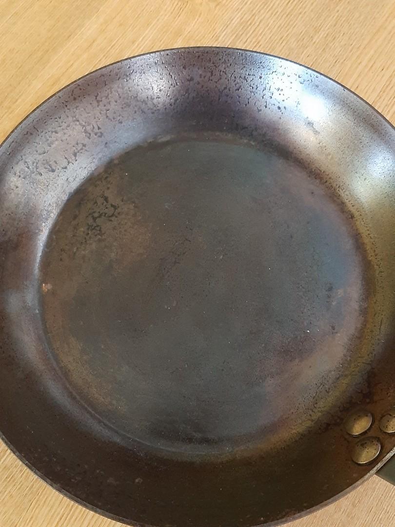 De Buyer Omelette Carbon Steel Frying Pan 9.5 inch. Made in France