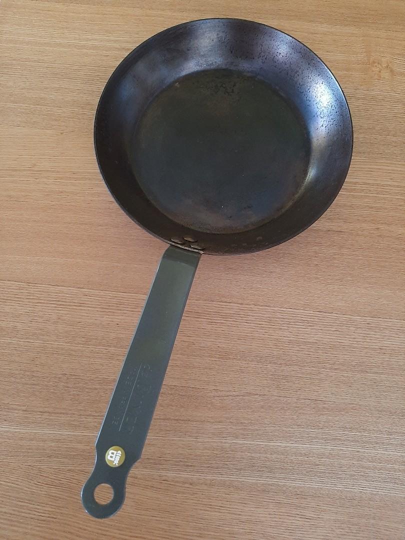 De Buyer Omelette Carbon Steel Frying Pan 9.5 inch. Made in France