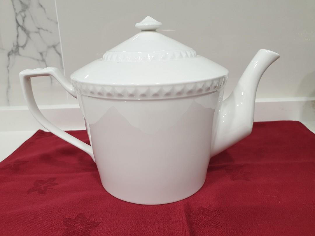 Hankook Super Fine Bone China Teapot and plate, Furniture & Home Living