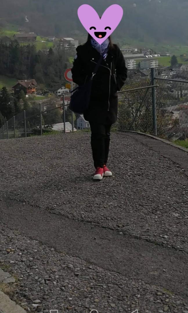 Jacket (Category: Coats, Jackets and Outerwear) located in Kuantan. Submitted by ice_hh (Listing ID 1192179814, Image 3). Description: 100% Originals Bought from Paris H&M dm.