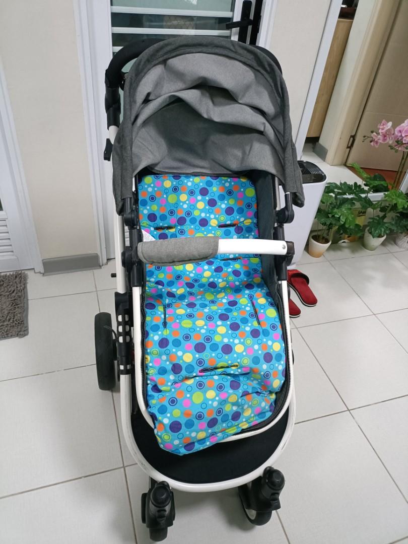 Looping Stroller with free tub, Babies & Kids, Going Out, Strollers on