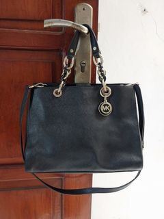 (Kategori: ) berada di . Dikirim oleh dwimariyanti (ID iklan 1192057853, Gambar 1). Deskripsi: .