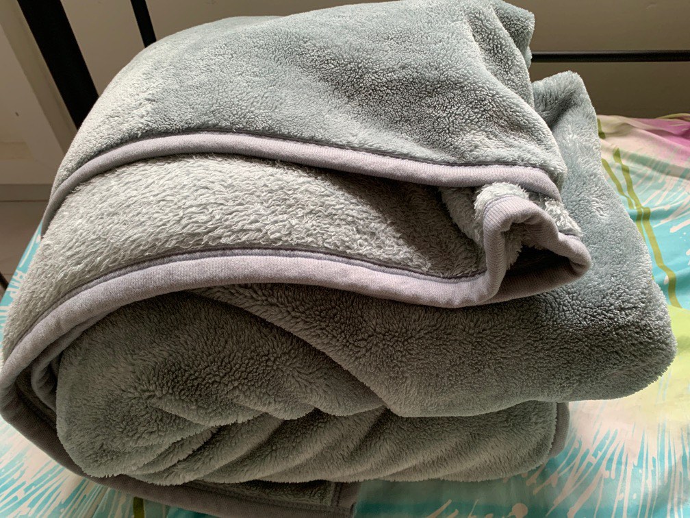 & Finch single blanket, Furniture & Home Living, Bedding