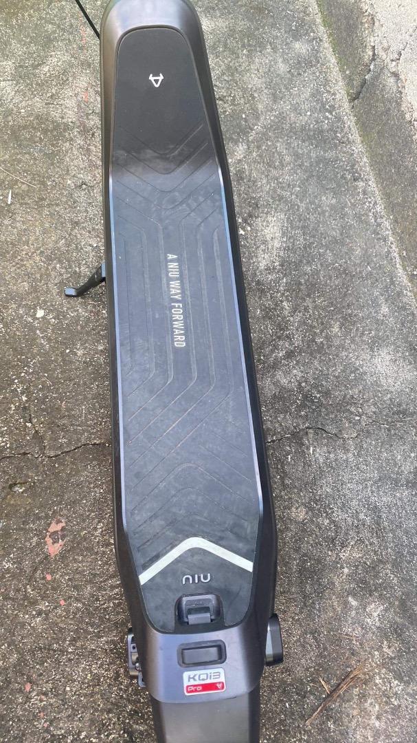 Niu KQi3 Pro Electric Kick Scooter, Sports Equipment, Sports & Games