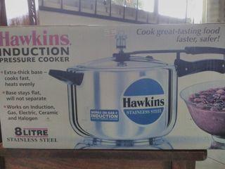 Original Hawkins Stainless Induction Pressure Cooker 8 liter with Free 2-pcs Round Baking Molds