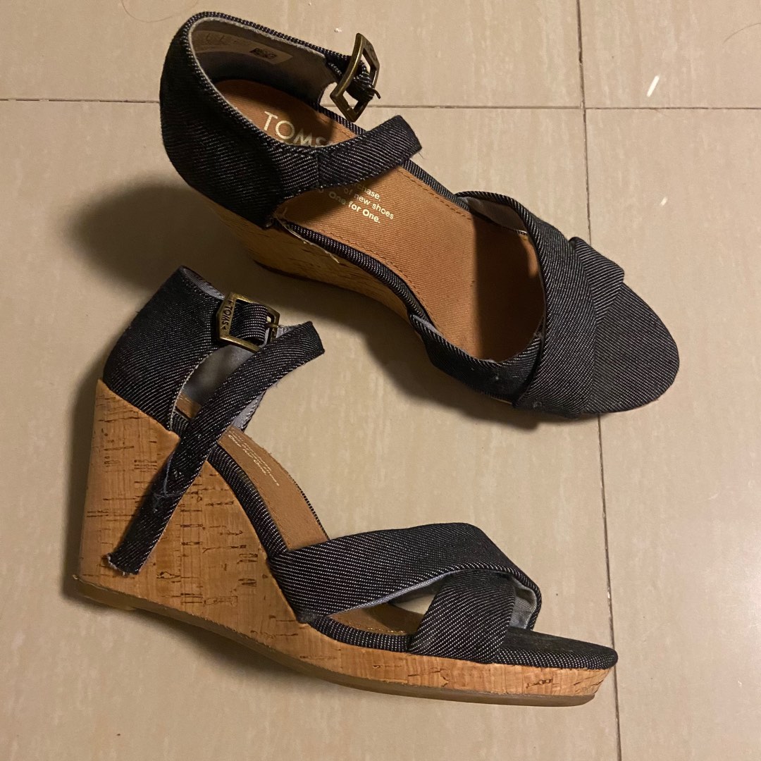 Toms black outlet wedge sandals