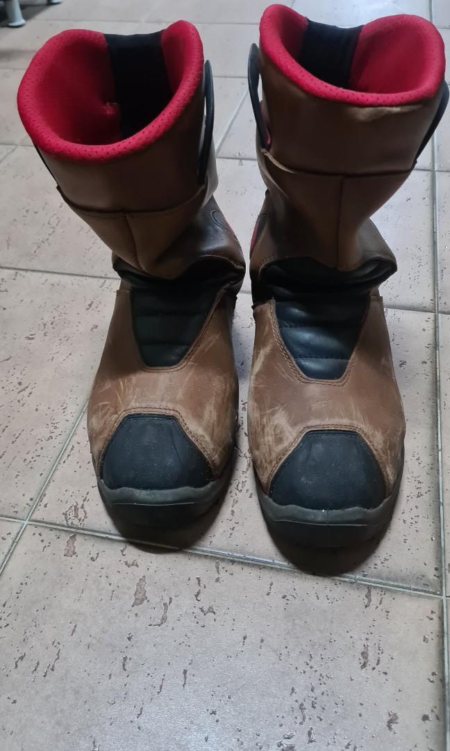 Redwing Boots 42 Men s Fashion Activewear on Carousell