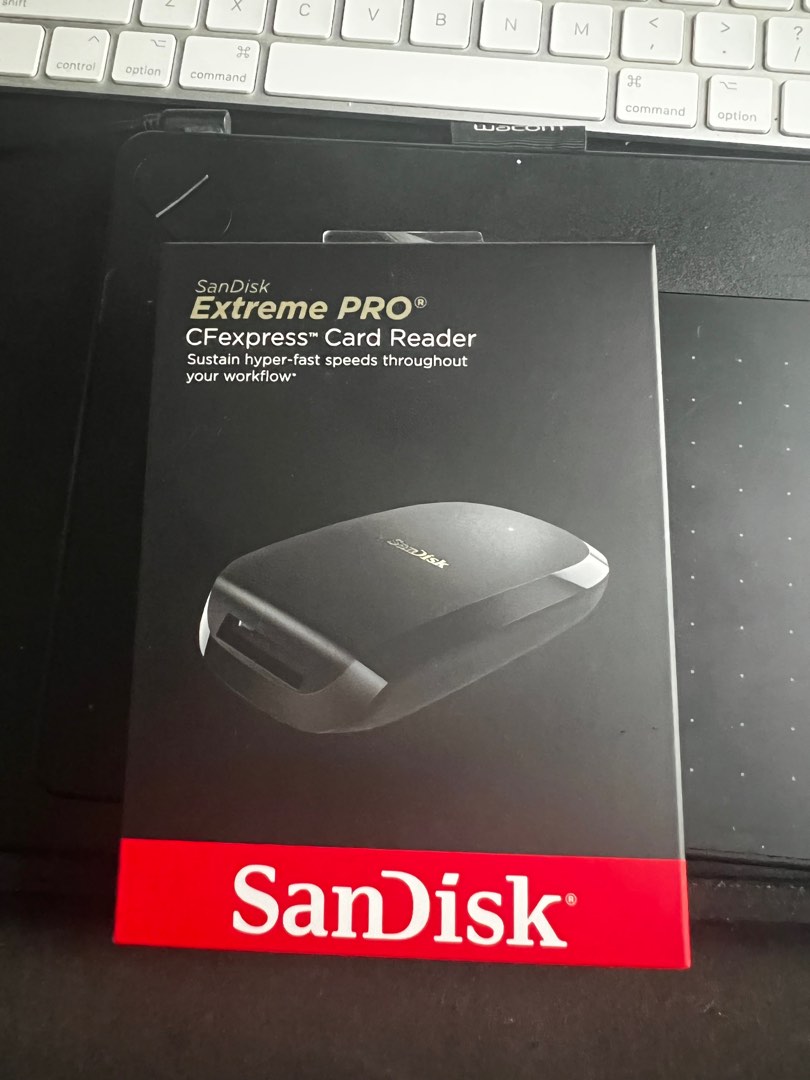 SanDisk CF Express card reader, Photography, Photography Accessories
