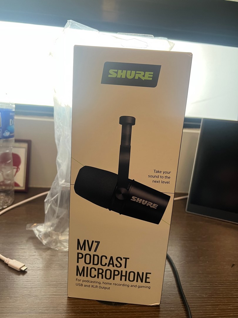 Shure MV7 boxed set, Audio, Microphones on Carousell