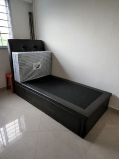 (Category: ) located in . Submitted by cecilia69 (Listing ID 1192148802, Image 1). Description: .