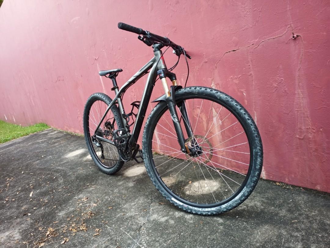 Specialized Rockhopper hardtail MTB, Sports Equipment, Bicycles & Parts