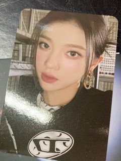 (Category: ) located in . Submitted by KPOP_shop (Listing ID 1192042457, Image 1). Description: .