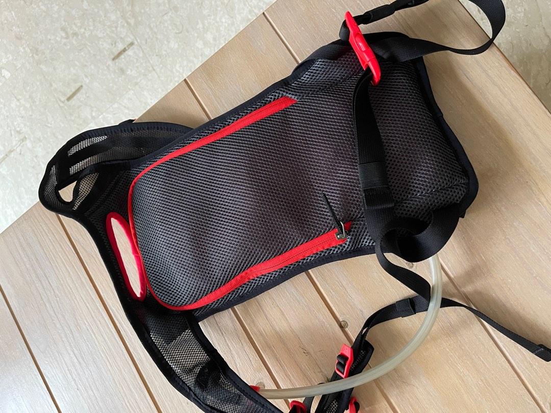 Ua trail top hydration pack