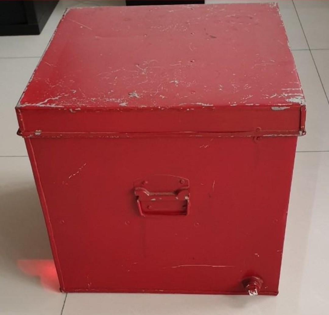 Vintage/Retro Coca Cola Ice Box, Furniture & Home Living, Home Decor