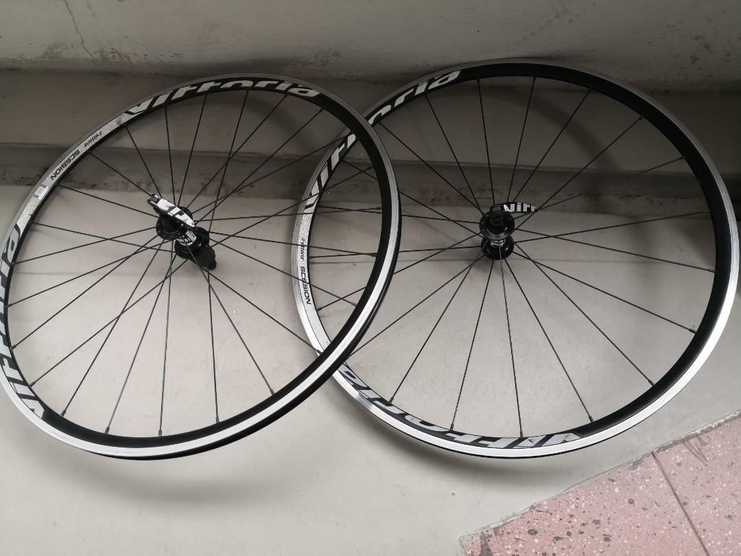 Vittoria scssion 700cc wheelset