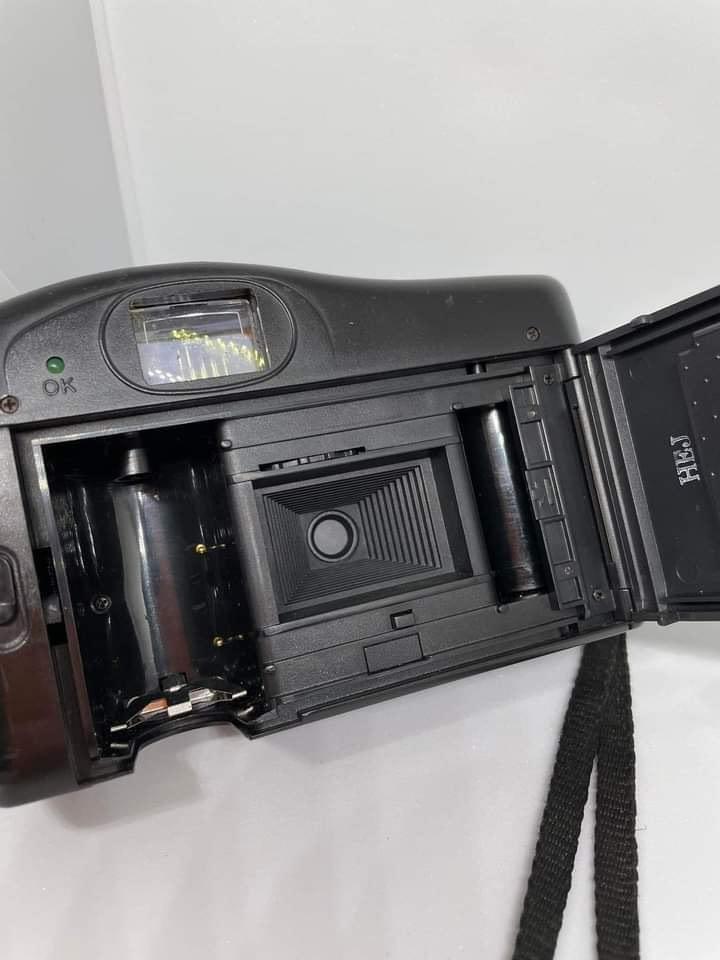 VIVITAR FILM CAMERA (Category: Cameras) located in Quezon City. Submitted by vipmnl (Listing ID 1192164434, Image 3). Description: issue: slightly dust on viewfinder.