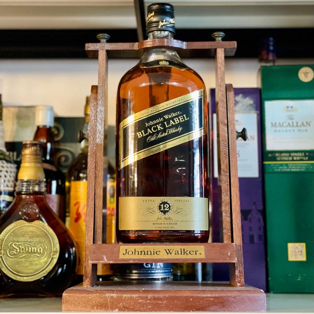 2L Black Label Johnnie Walker Whisky 1980s rare vintage swing