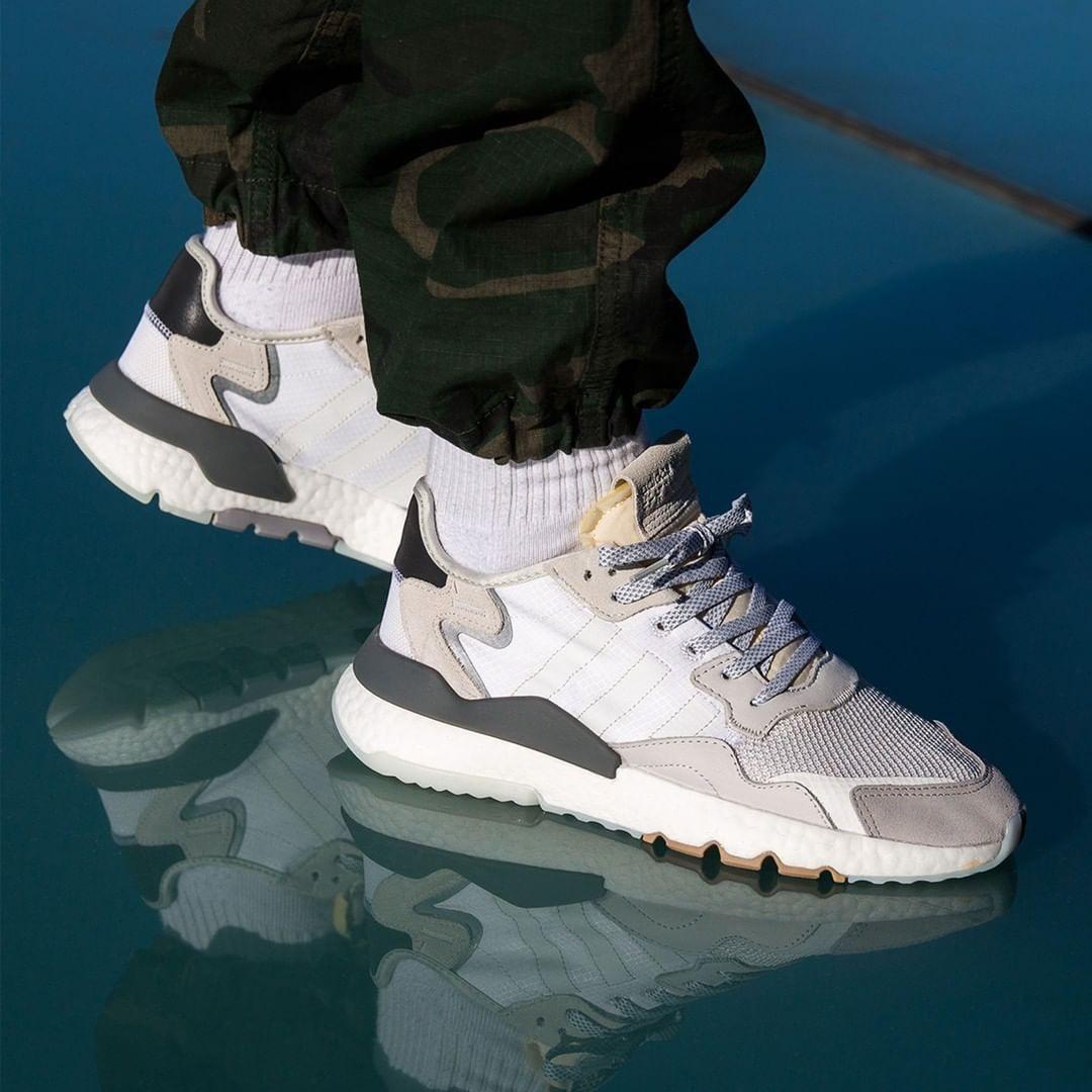 Adidas nite jogger deals crystal white