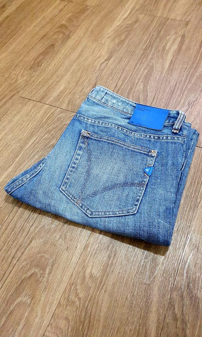Adidas originals hotsell slim fit jeans