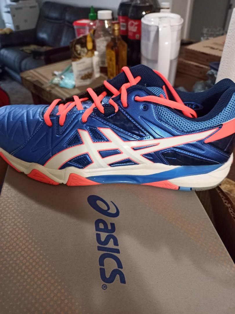 Asics indoor shoes for badminton or volleyball, Men's Fashion, Footwear