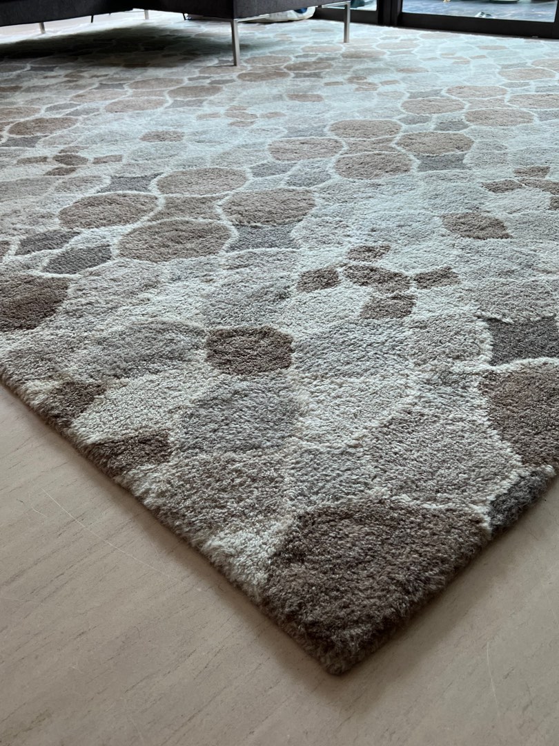 Beautiful Crate & Barrel Carpet, Furniture & Home Living, Home Decor