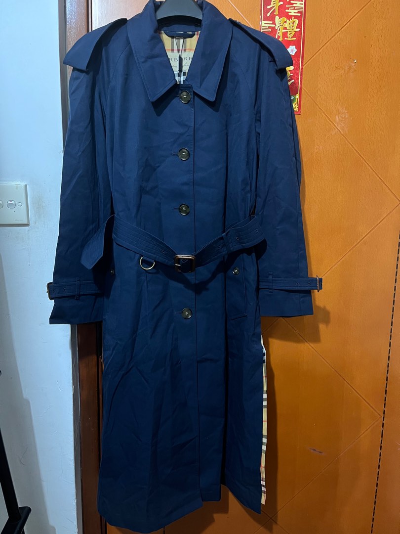Burberry Trench coat Rainwear, 女裝, 外套及戶外衣服 Carousell