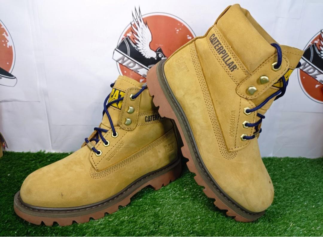 Caterpillar yellow boots top