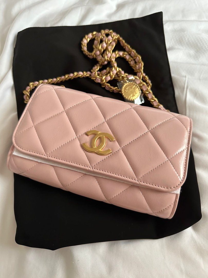 Chanel discount pink clutch
