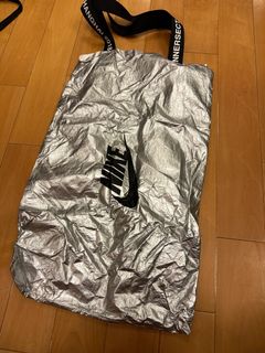 （分類：）位於 。 由 seeyoonsoon 提交（商品編號 1192340607，圖片 1）。簡介： 。