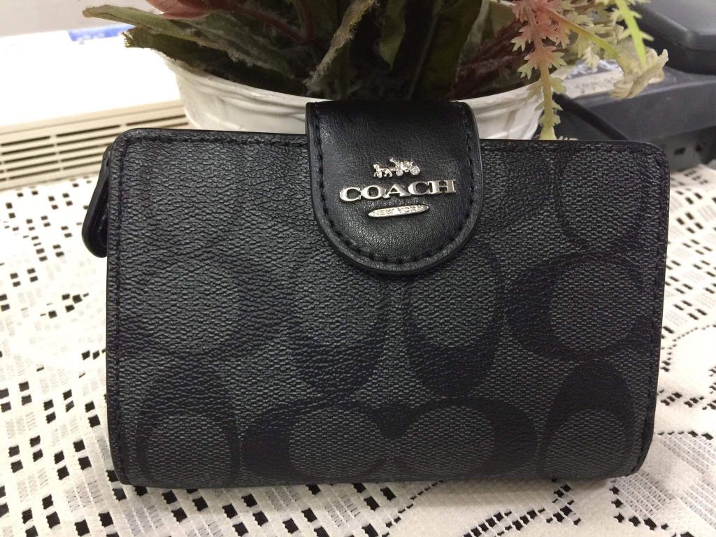 Coach bifold wallet, Women's Fashion, Bags & Wallets, Wallets & Card