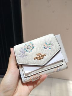(Kategori: ) berada di . Dikirim oleh prelovedbyxena (ID iklan 1189717932, Gambar 1). Deskripsi: .