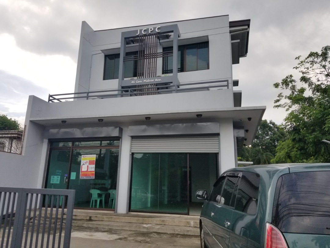 Commercial Building For Sale in Sto Tomas with Empty Lot Space