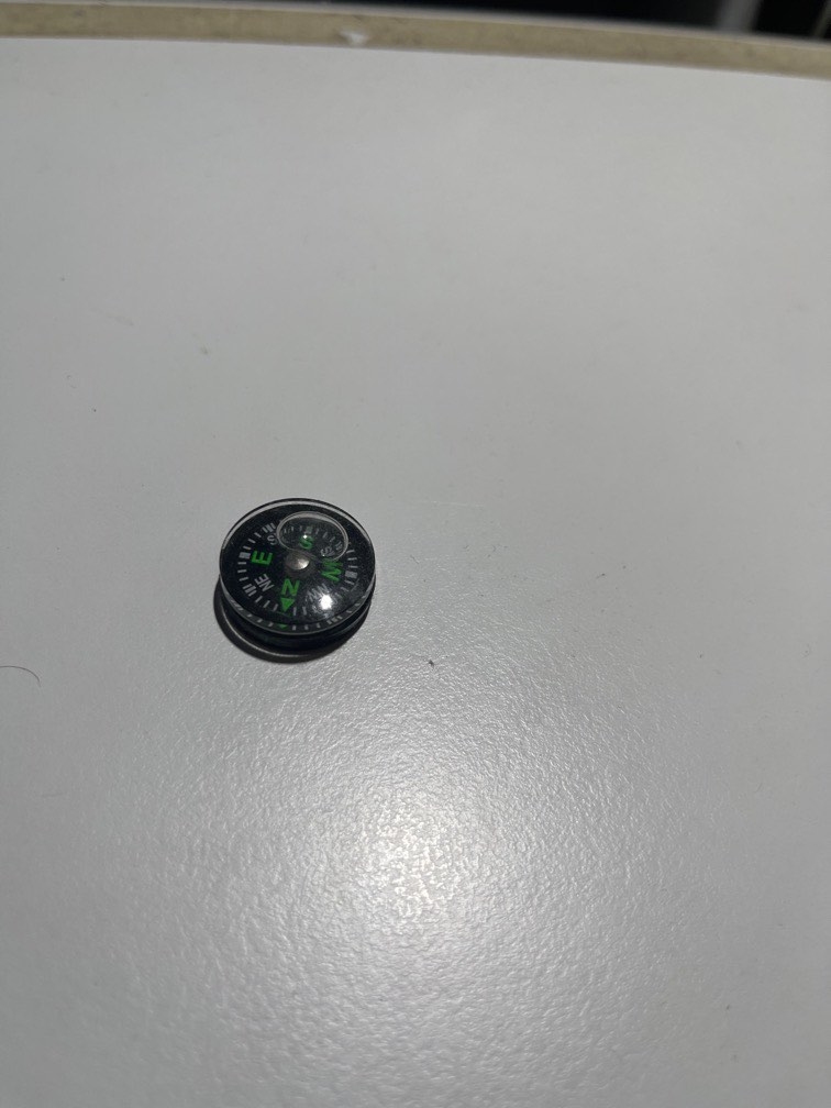 Compass, Sports Equipment, Hiking & Camping on Carousell