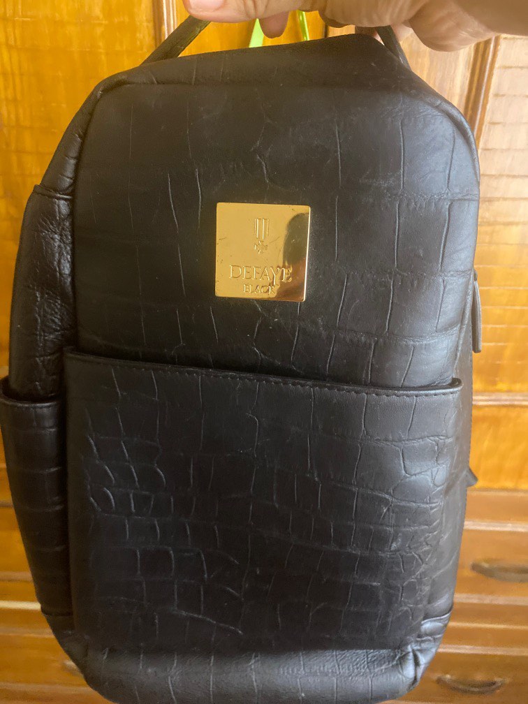 Defaye black body bag, Women's Fashion, Bags & Wallets, Crossbody Bags