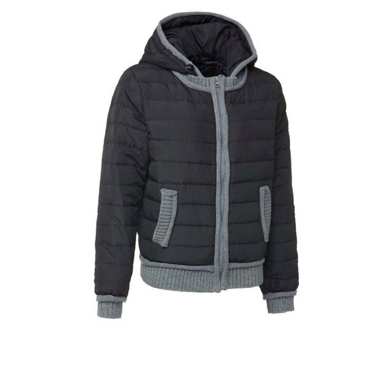 Down winter jacket (Category: Coats, Jackets and Outerwear) located in Singapore. Submitted by r8168 (Listing ID 1192394757, Image 1). Description: Worn once In size S Ptp: 51.5cm Length: 60cm Shoulder to shoulder : 41cm Sleeve length : 61cm Detachable hood Able to withstand -15deg to 10deg Top up $3.70 for courier.