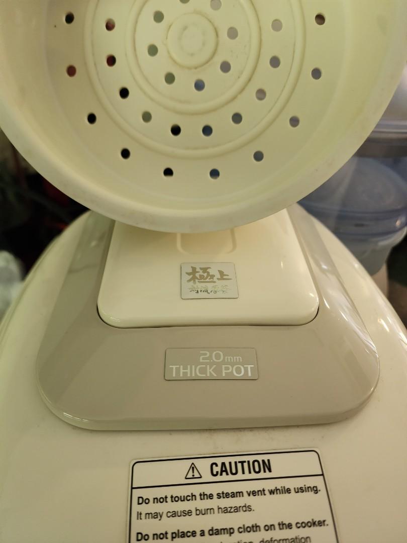 Hitachi fuzzy rice cooker, TV & Home Appliances, Kitchen Appliances