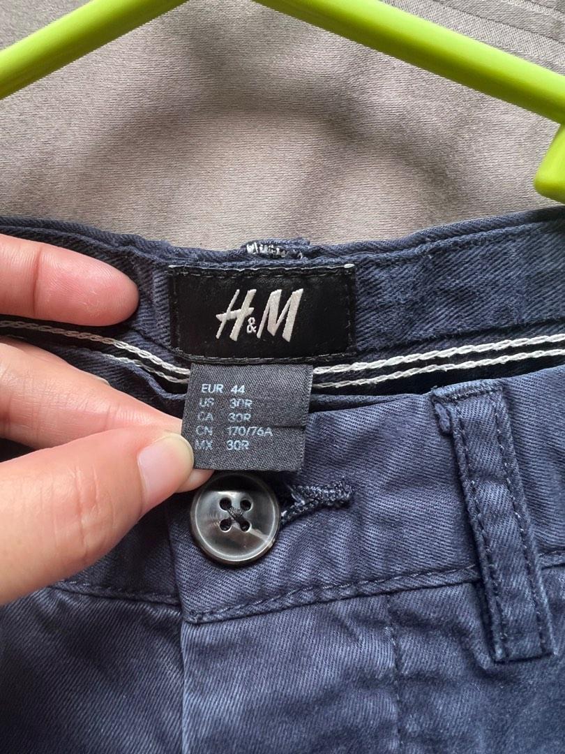 H&M Mens Navy Blue Slim Fit Chino (Category: Chinos) located in Pasig City. Submitted by caihb (Listing ID 1192280782, Image 3). Description: Mens H&M Slim Fit Chino Navy Blue Size 44 (best fit 30” waist) 450+SF Shipping from Ortigas via J&T/GGX c/o buyer.