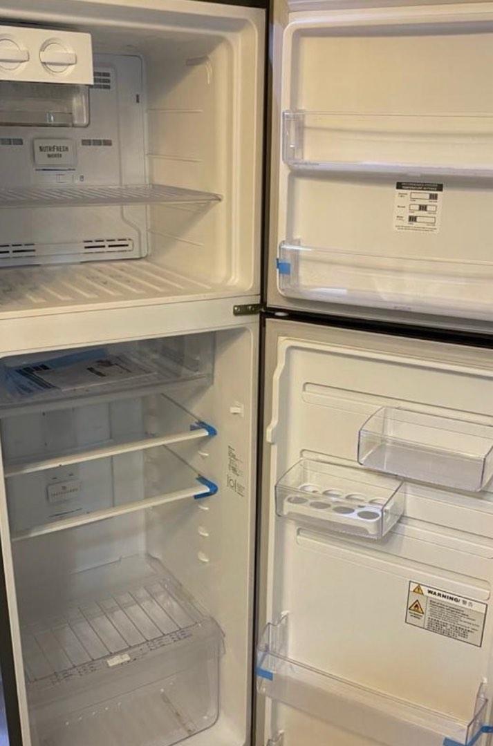 INVERTER 2 DOOR FRIDGE 256L (Free Delivery) cum with COURTS receipt