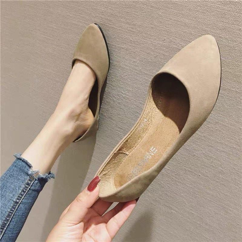 Ladies beige flat shoes shop