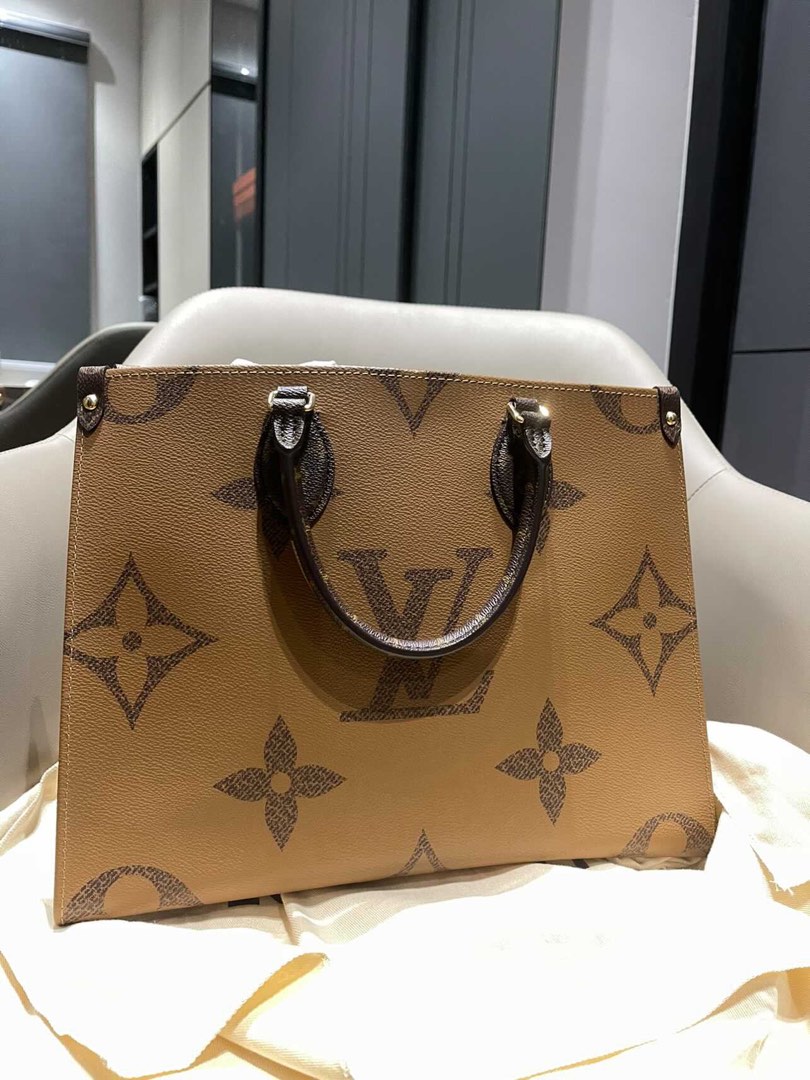 Louis Vuitton On The Go MM, Women's Fashion, Bags & Wallets, Tote