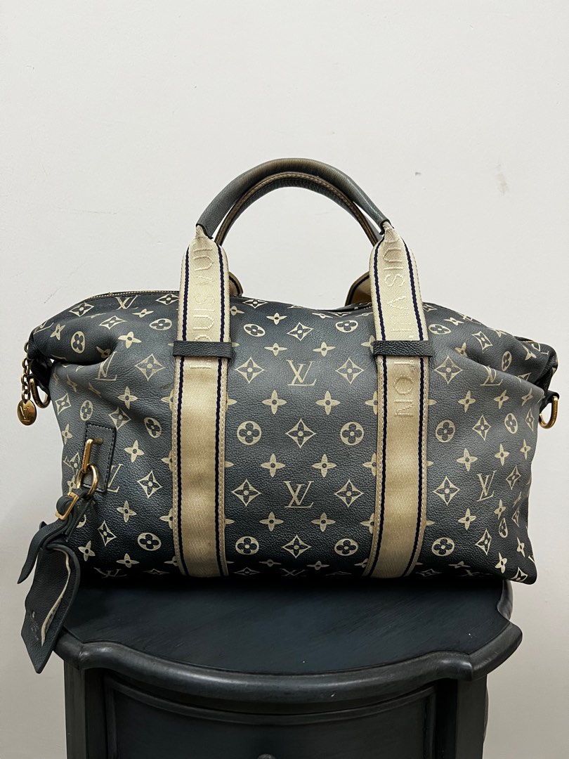Louis Vuitton Travelling bag vintage, Luxury, Bags & Wallets on Carousell