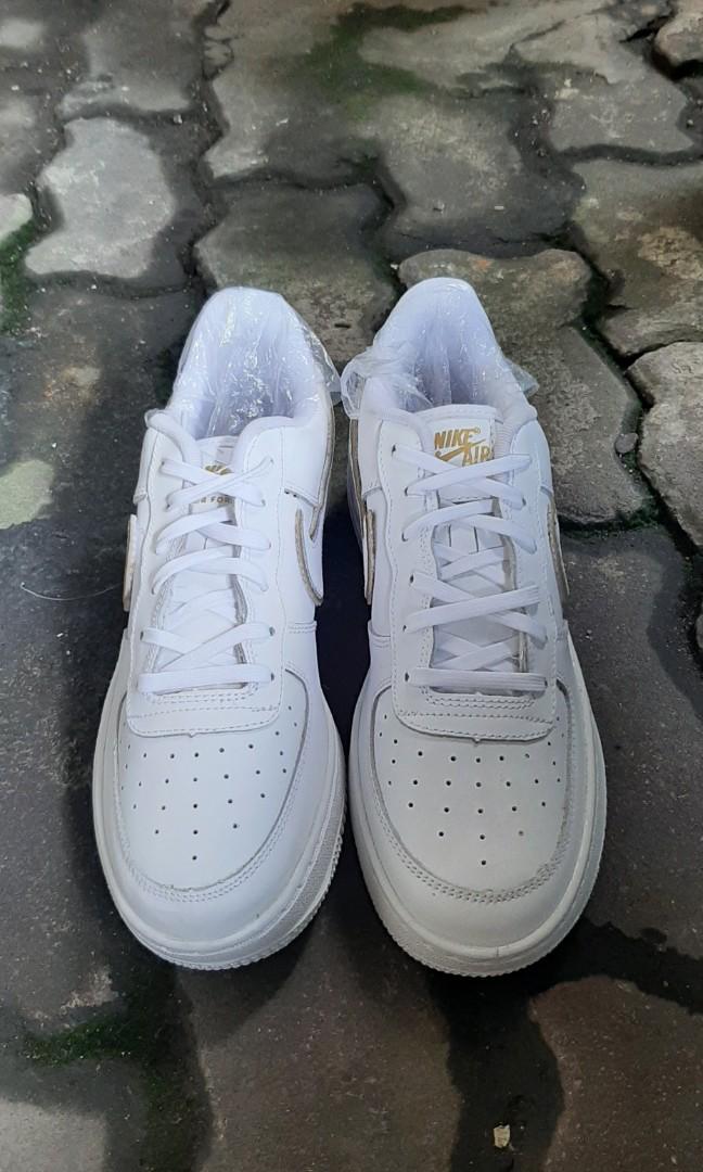 af1 essential
