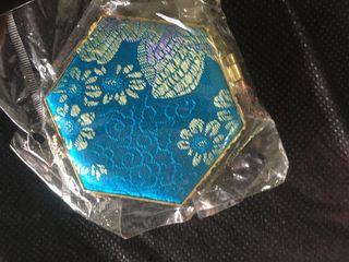 Pocket mirror