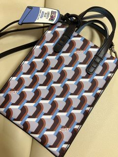 （分類：）位於 。 由 appleorangeeeee 提交（商品編號 1192242005，圖片 1）。簡介： 。